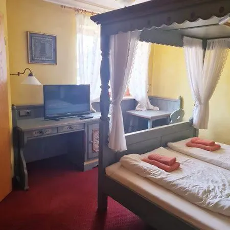 Pensión Kleines Brauhaus 3*